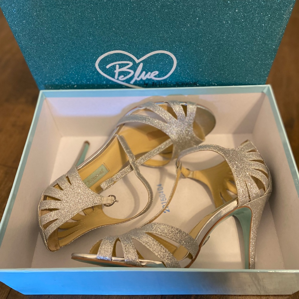 Blue by Betsey Johnson Silver Glitter Heels 8.5